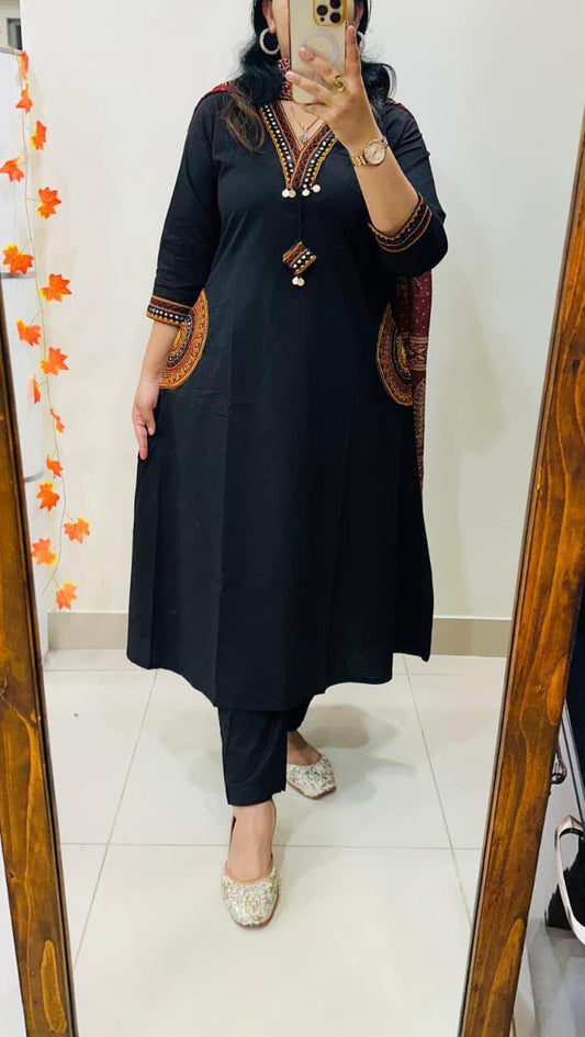 Black Kurta Pant Set with Red Ajrakh Dupatta