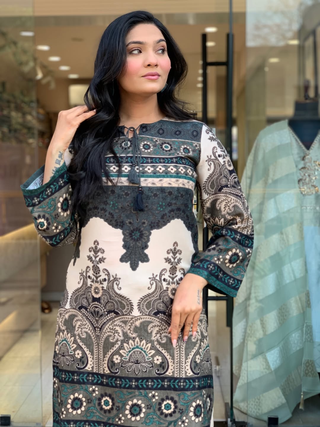 Royal Ethnic white Printed Kurta Set with Designer Palazzo Pants