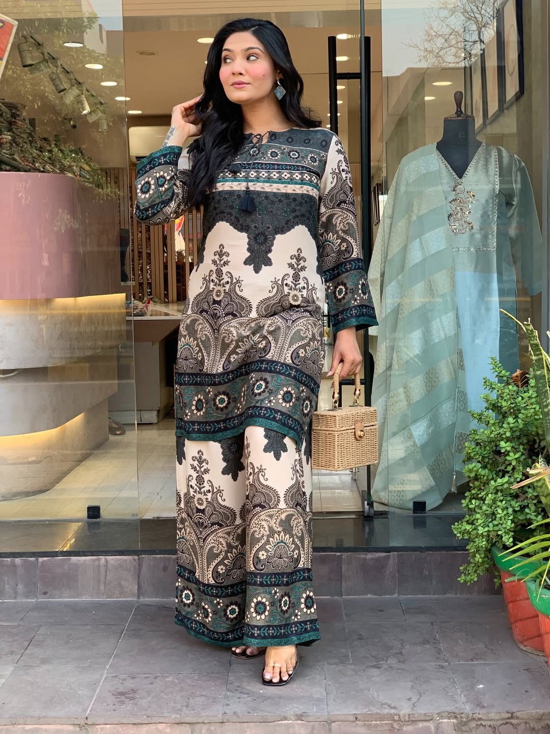 Royal Ethnic white Printed Kurta Set with Designer Palazzo Pants