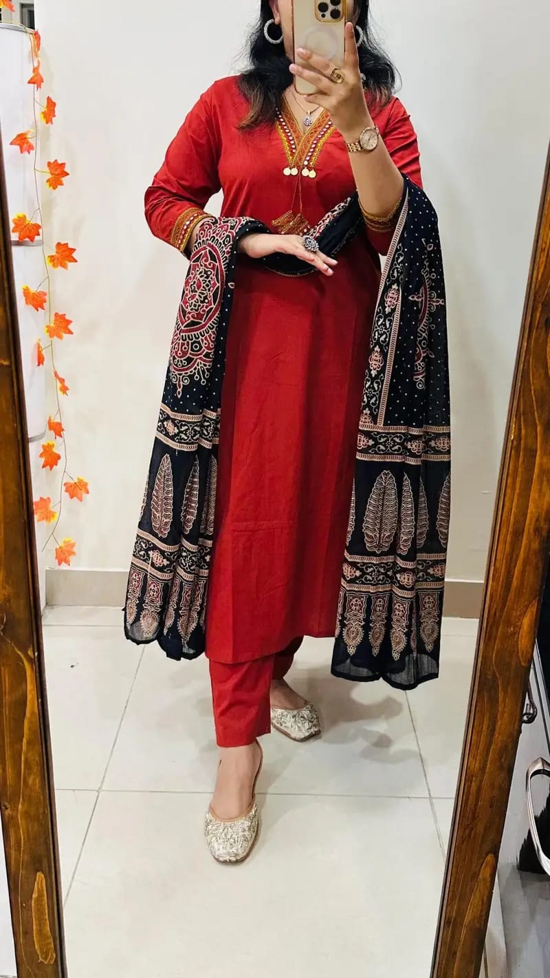 Maroon 3 Piece Kurta Set with Printed Black Dupatta